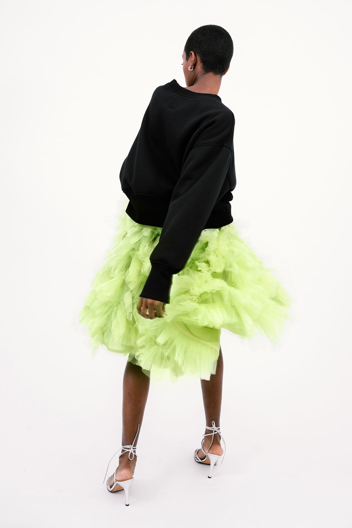 Black cropped oversize-sweater with IL-Logo